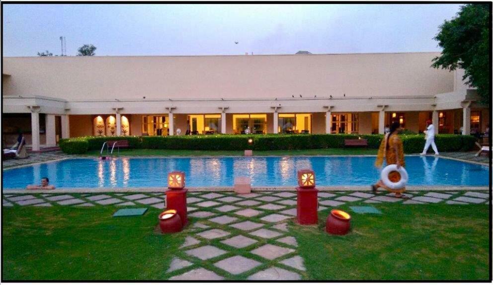 Trident Agra Hotel Агра Екстериор снимка